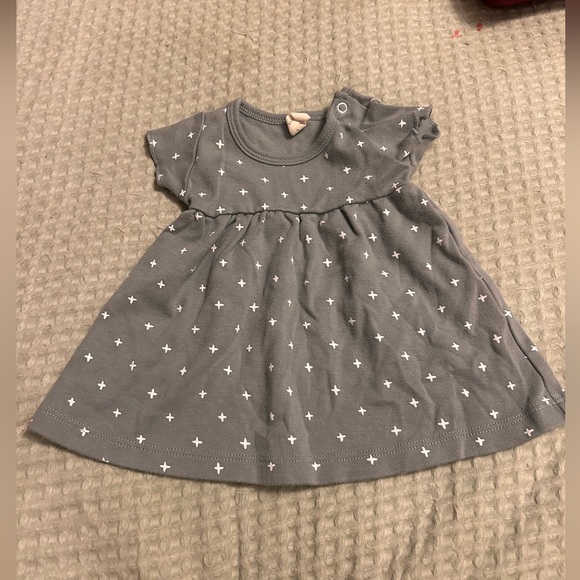 Set of Quincy Mae onesie & dress 0-3 months - Picture 3 of 6